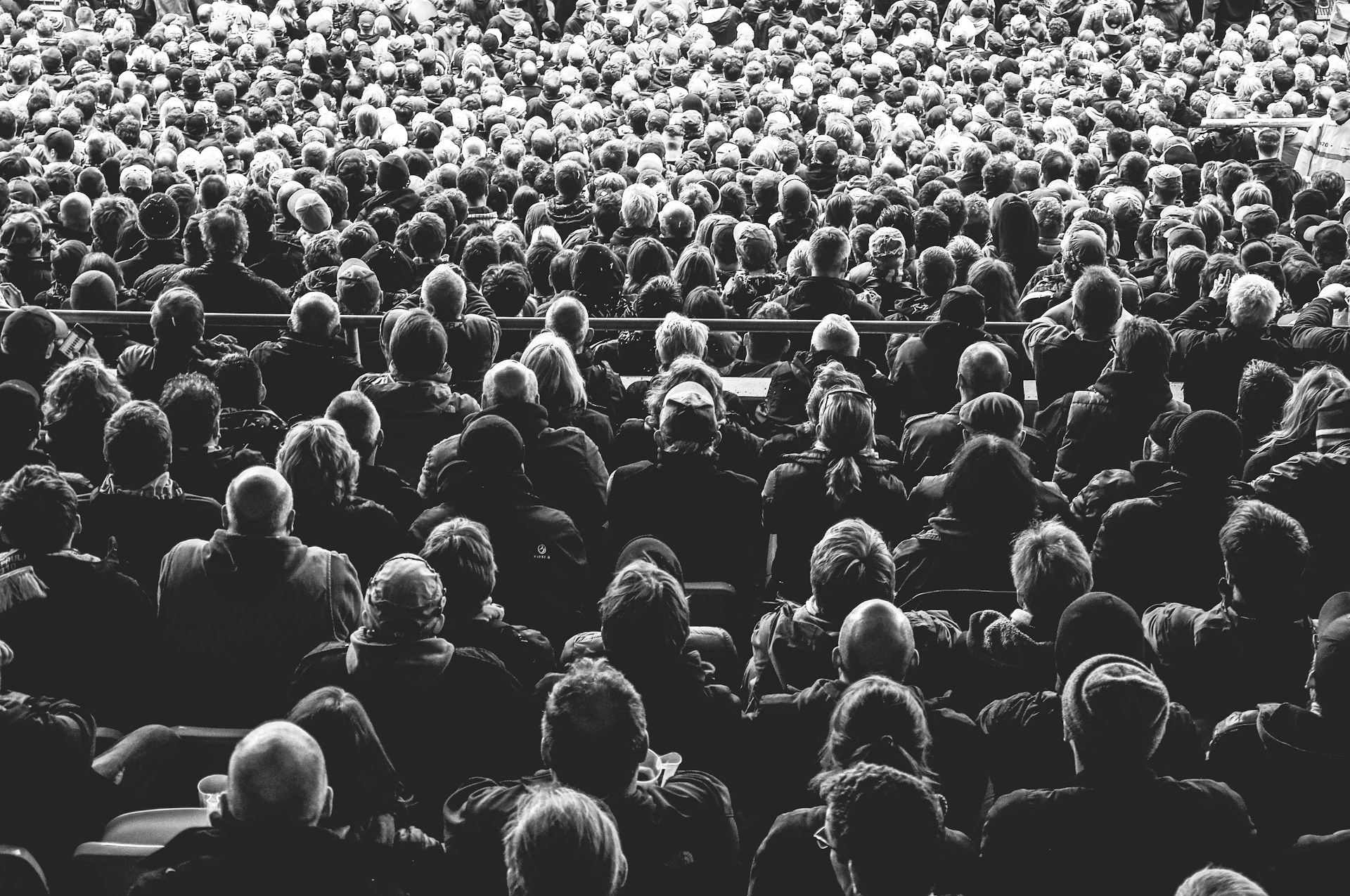 Viral marketing in 2026: how to get people to share your brand on purpose